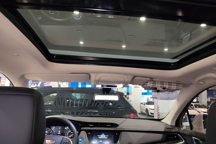 Used Cadillac XT5 2018 25T Luxury Model Headliner