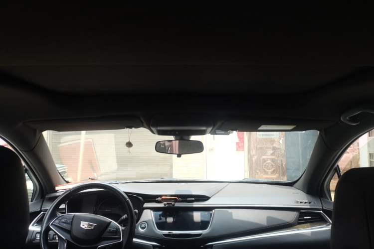 Used Cadillac XT5 2018 25T Tech Model Headliner