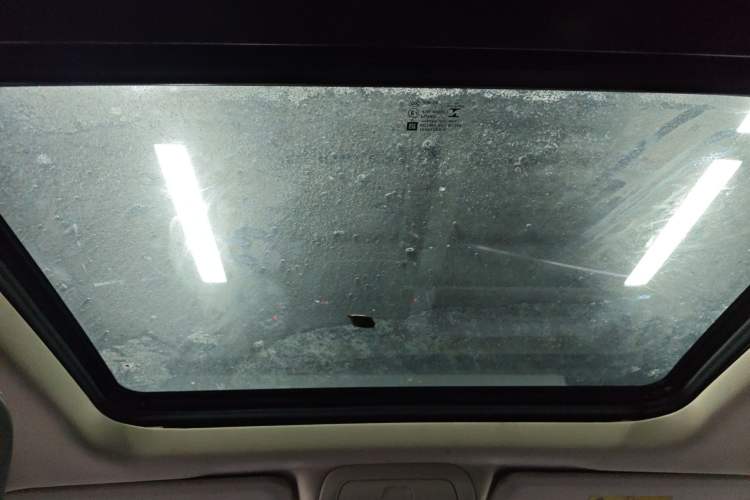 Used Cadillac XT5 2018 25T Luxury Model Headliner