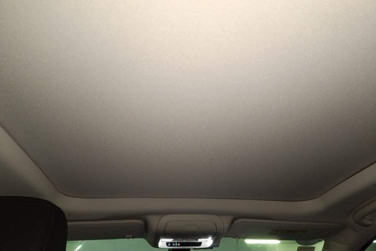 Used Cadillac XT5 2018 25T Luxury Model Headliner