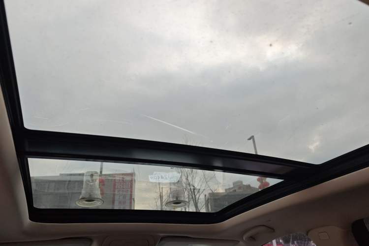 Used Cadillac XT5 2018 25T Luxury Model Headliner