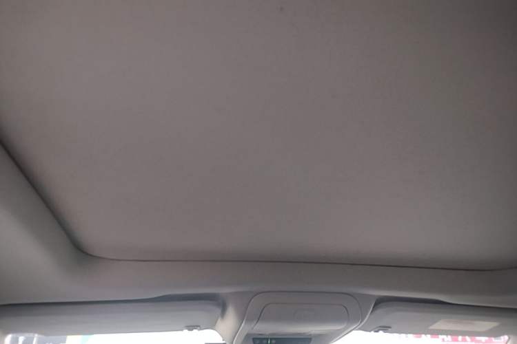 Used Cadillac XT5 2018 25T Luxury Model Headliner