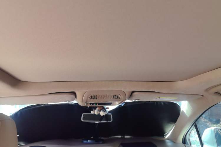 Used Cadillac XT5 2018 28E 4x4 Platinum Edition Headliner