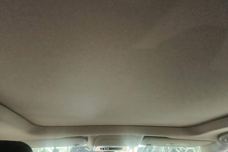 Used Cadillac XT5 2018 25T Luxury Model Headliner
