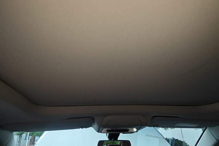 Used Cadillac XT5 2018 28T Four-Wheel Drive Luxury Model Headliner