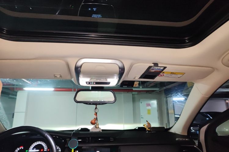 Used Cadillac XT5 2018 25T Luxury Model Headliner