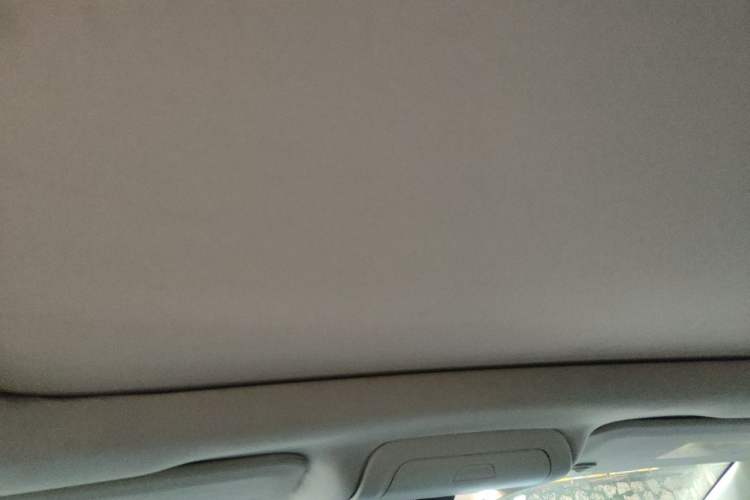 Used Cadillac XT5 2018 25T Luxury Model Headliner