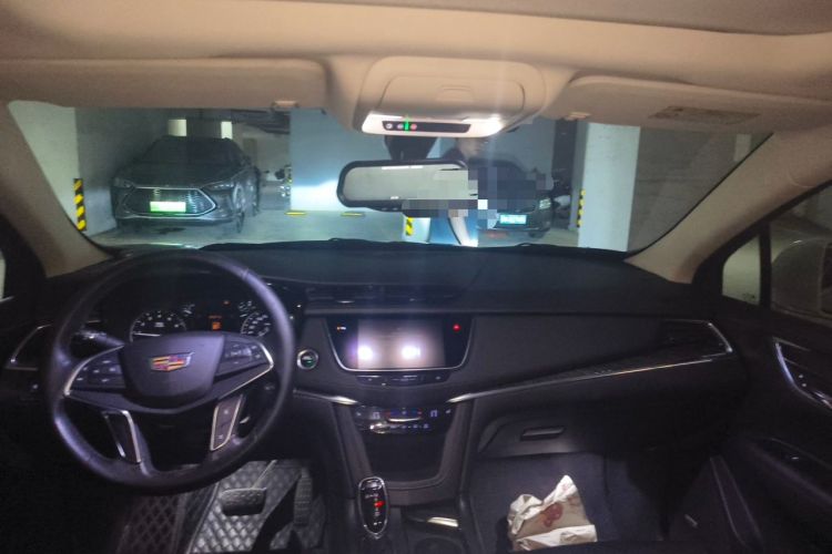 Used Cadillac XT5 2018 25T Luxury Model Headliner