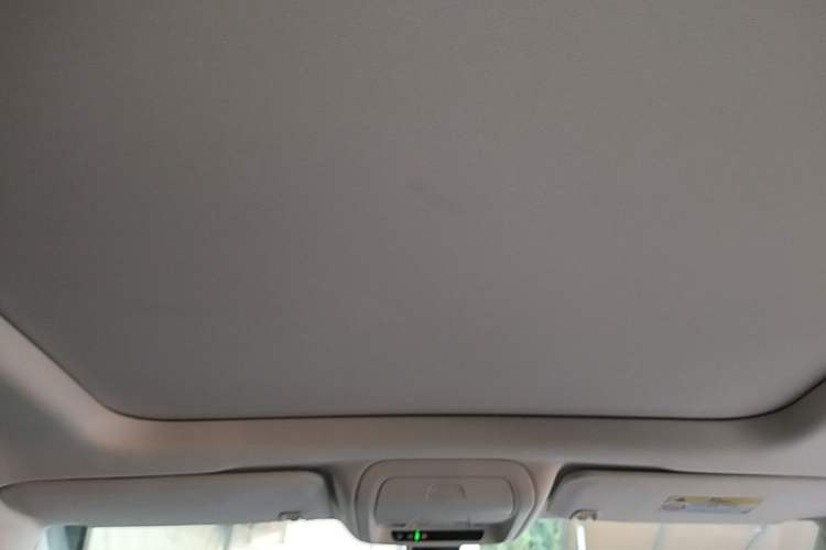 Used Cadillac XT5 2018 25T Luxury Model Headliner