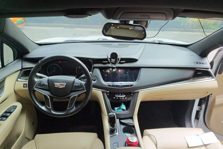 Used Cadillac XT5 2018 28T Four-Wheel Drive Luxury Model Headliner