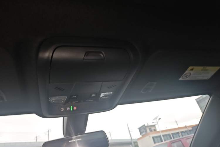 Used Cadillac XT5 2018 28E Four-Wheel Drive Tech Version Headliner