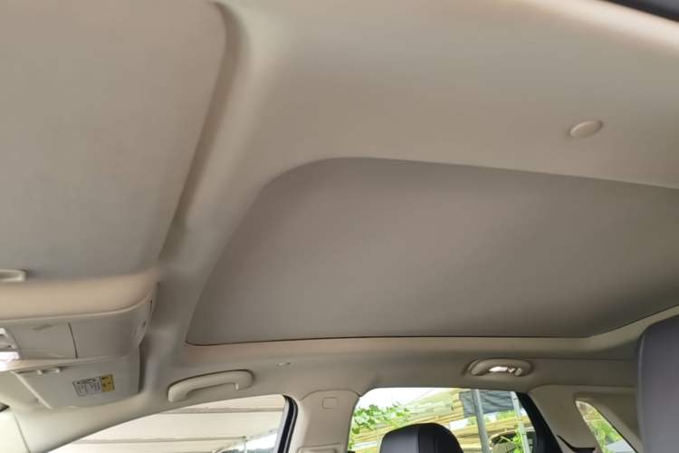 Used Cadillac XT5 2018 28T Four-Wheel Drive Luxury Model Headliner