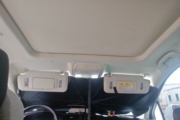 Used Cadillac XT5 2018 25T Luxury Model Headliner