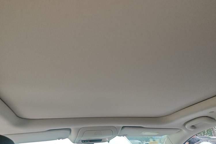 Used Cadillac XT5 2018 25T Luxury Model Headliner