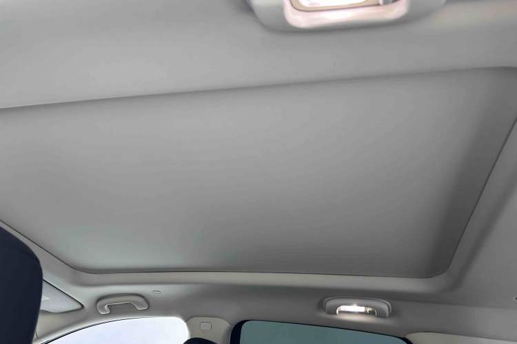 Used Cadillac XT5 2018 28T Four-Wheel Drive Luxury Model Headliner