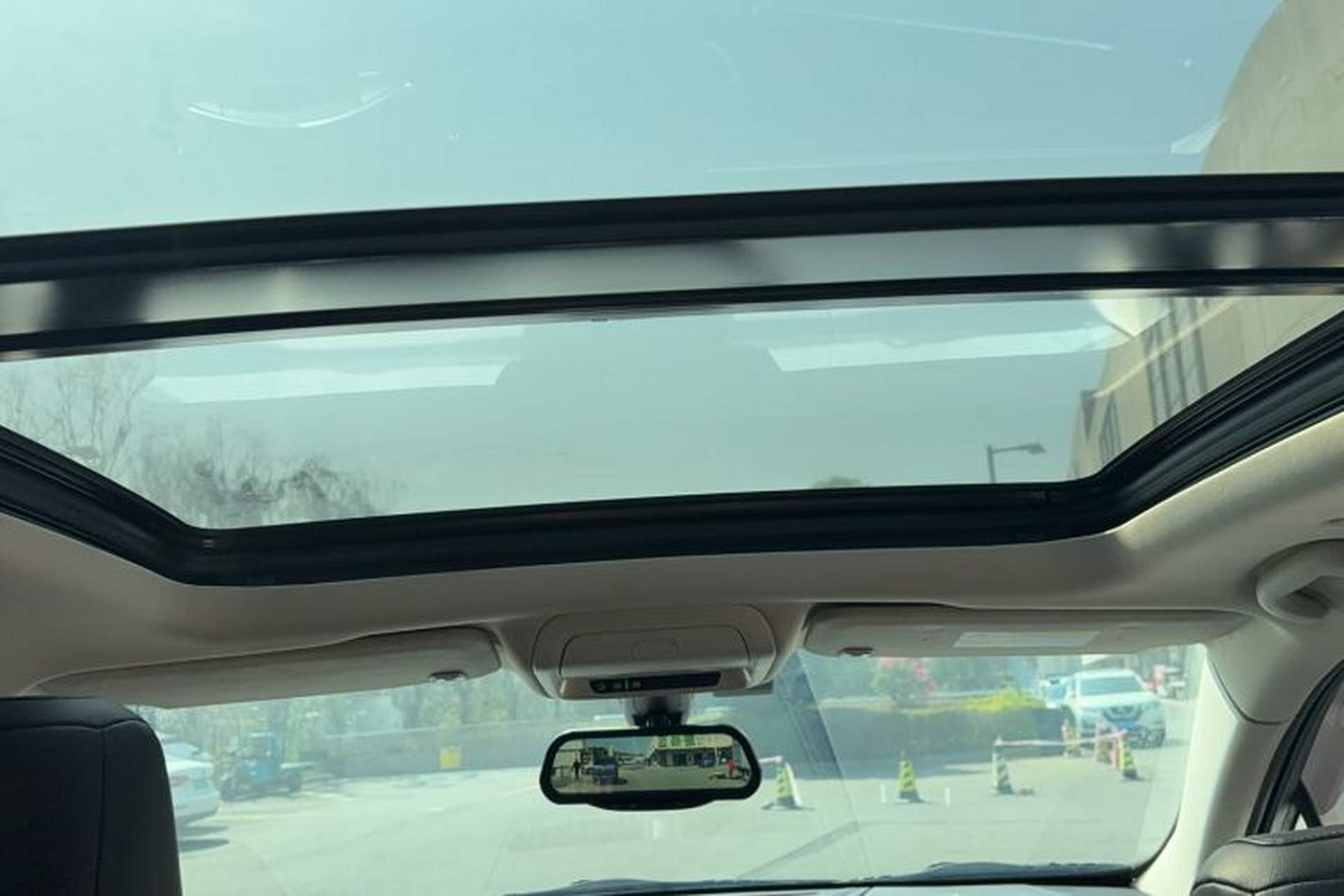 Used Cadillac XT5 2018 25T Luxury Model Headliner
