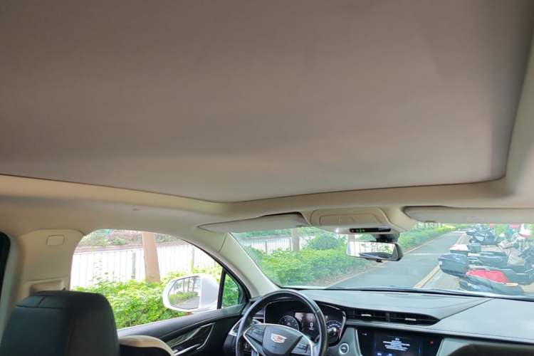 Used Cadillac XT5 2018 28T Four-Wheel Drive Luxury Model Headliner