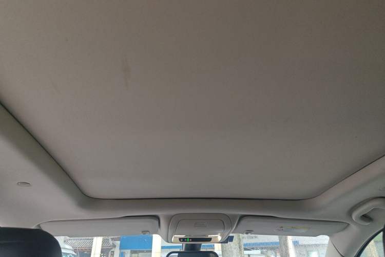 Used Cadillac XT5 2018 25T Luxury Model Headliner