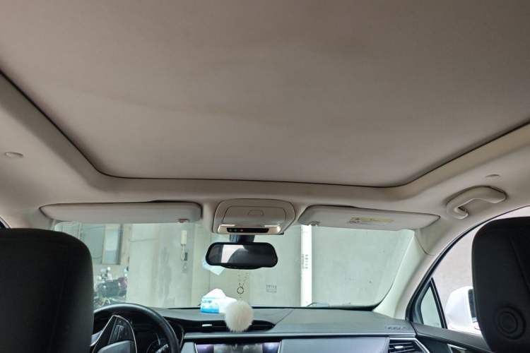 Used Cadillac XT5 2018 25T Luxury Model Headliner