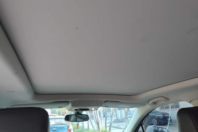 Used Cadillac XT5 2018 28T Four-Wheel Drive Luxury Model Headliner