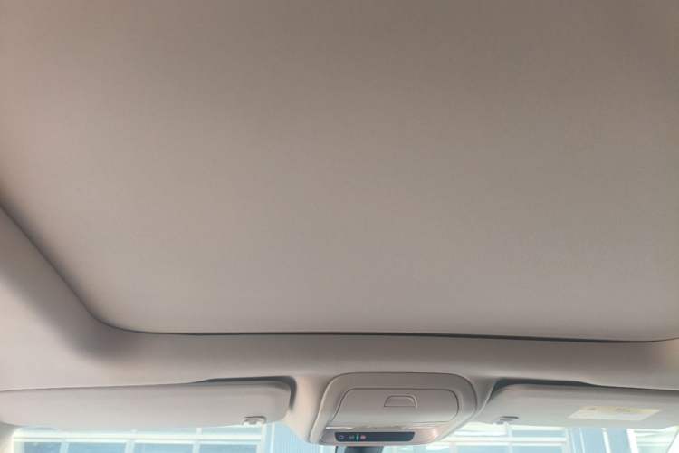 Used Cadillac XT5 2018 28T Four-Wheel Drive Luxury Model Headliner