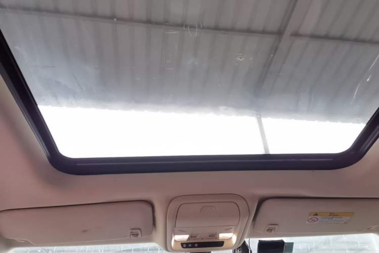 Used Cadillac XT5 2018 25T Luxury Model Headliner
