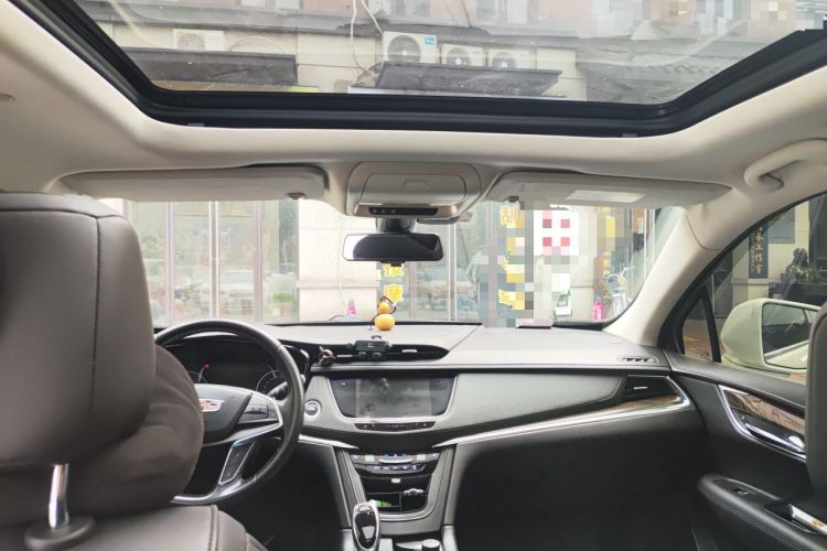 Used Cadillac XT5 2018 25T Luxury Model Headliner