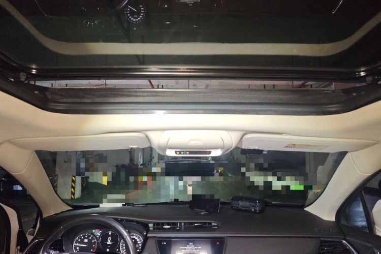 Used Cadillac XT5 2018 25T Luxury Model Headliner
