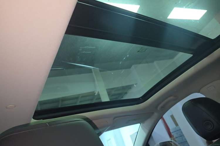 Used Cadillac XT5 2018 25T Luxury Model Headliner