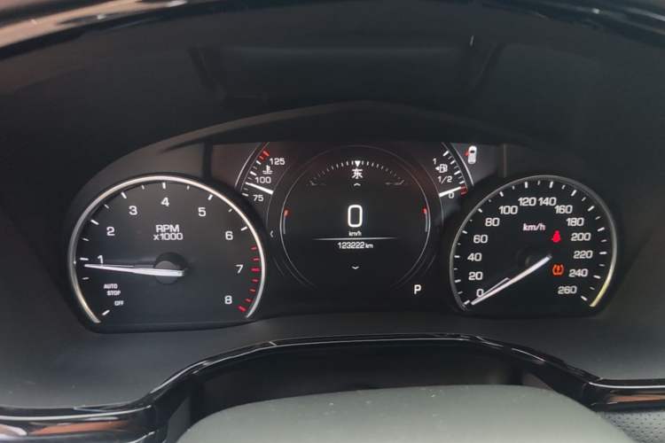 Used Cadillac XT5 2018 25T Luxury Model Instrument Cluster