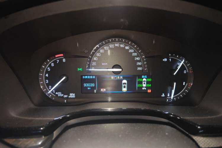 Used Cadillac XT5 2018 25T Tech Model Instrument Cluster