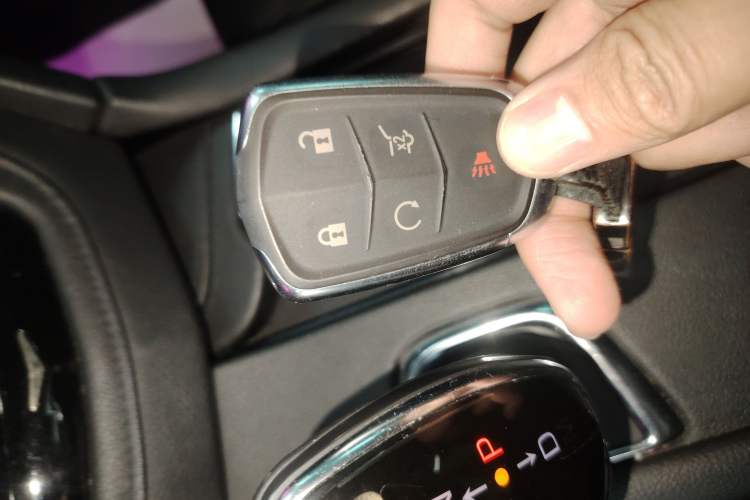 Used Cadillac XT5 2018 25T Luxury Model Interior 1