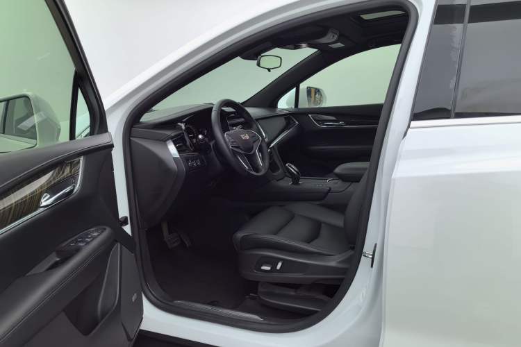 Used Cadillac XT5 2018 28E Four-Wheel Drive Tech Version Interior 1