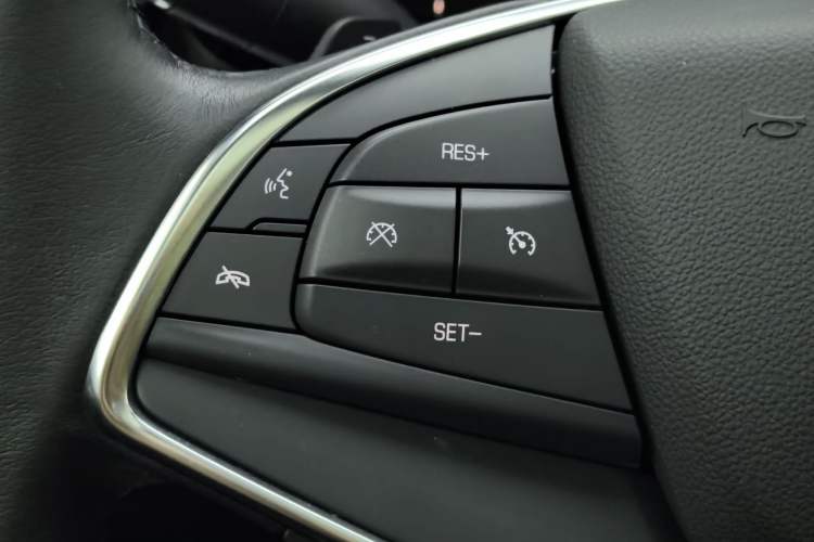 Used Cadillac XT5 2018 28E Four-Wheel Drive Tech Version Interior 11