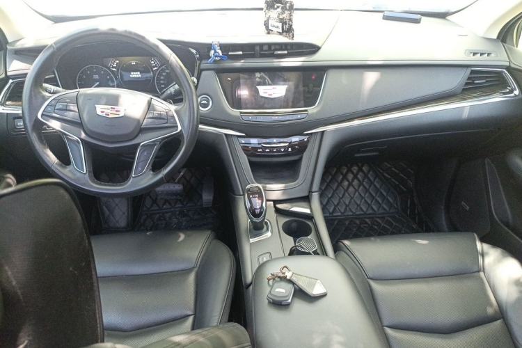 Used Cadillac XT5 2018 25T Luxury Model Interior 2