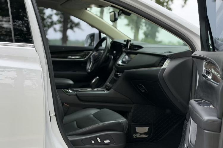 Used Cadillac XT5 2018 28T Four-Wheel Drive Luxury Model Interior 2
