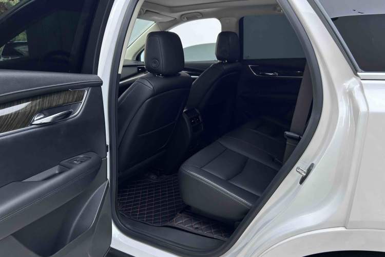 Used Cadillac XT5 2018 28T Four-Wheel Drive Luxury Model Interior 2