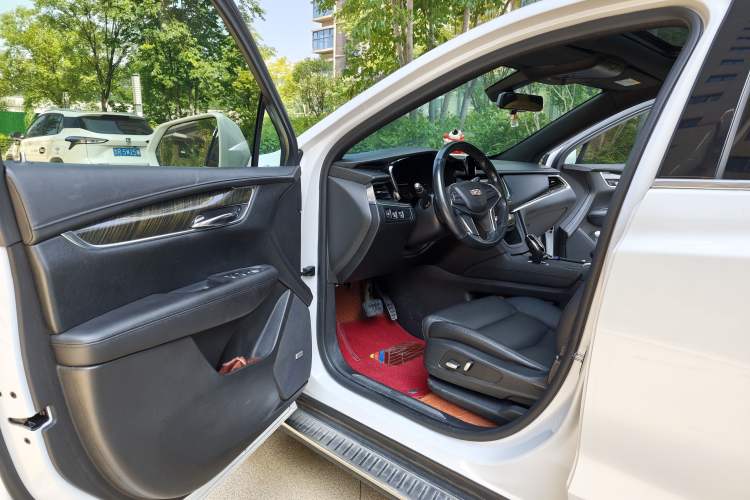 Used Cadillac XT5 2018 28E Four-Wheel Drive Tech Version Interior 2