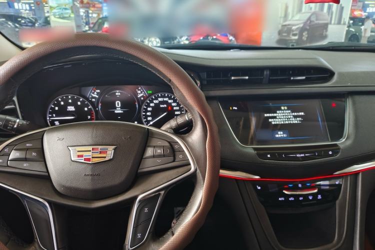 Used Cadillac XT5 2018 28T Four-Wheel Drive Luxury Model Interior 2