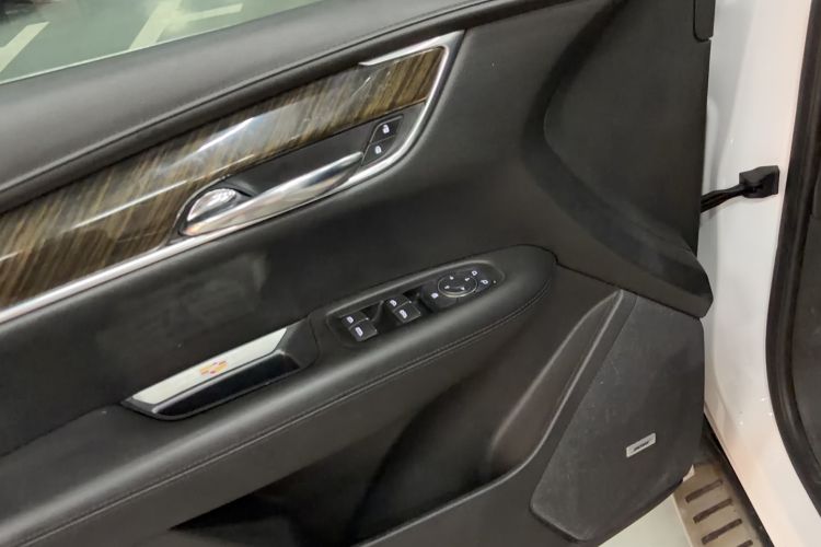 Used Cadillac XT5 2018 28E Four-Wheel Drive Tech Version Interior 3