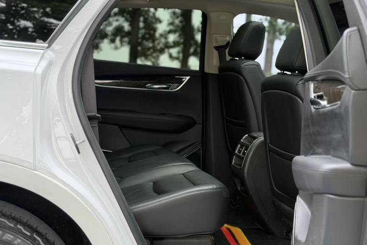 Used Cadillac XT5 2018 28T Four-Wheel Drive Luxury Model Interior 4
