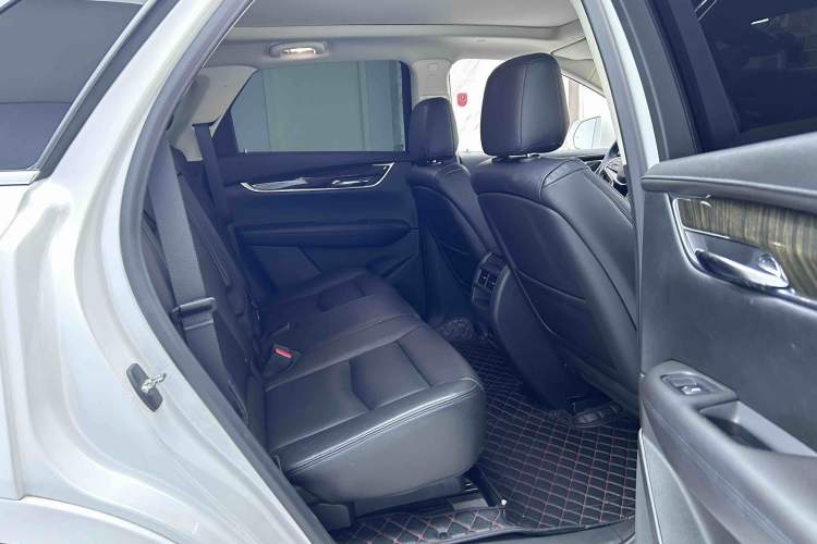 Used Cadillac XT5 2018 28T Four-Wheel Drive Luxury Model Interior 4