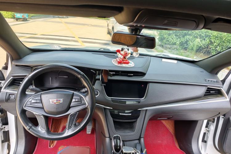 Used Cadillac XT5 2018 28E Four-Wheel Drive Tech Version Interior 4