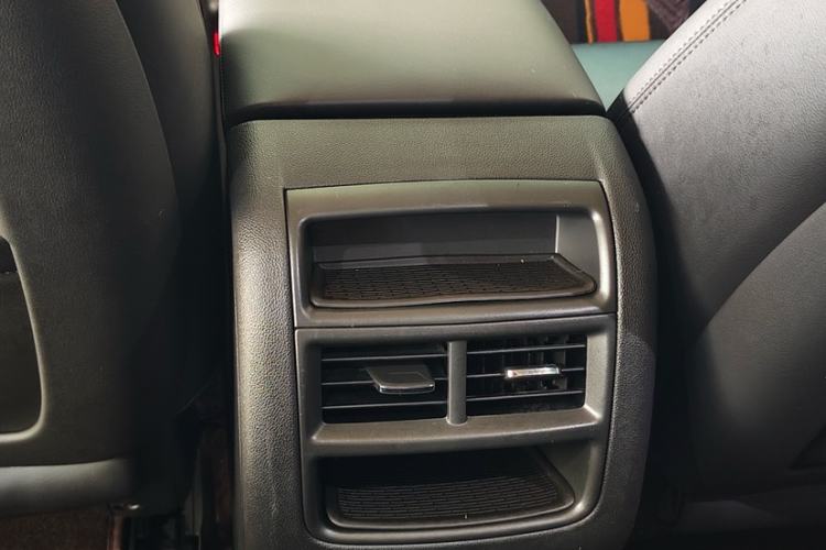 Used Cadillac XT5 2018 28T Four-Wheel Drive Luxury Model Interior 4