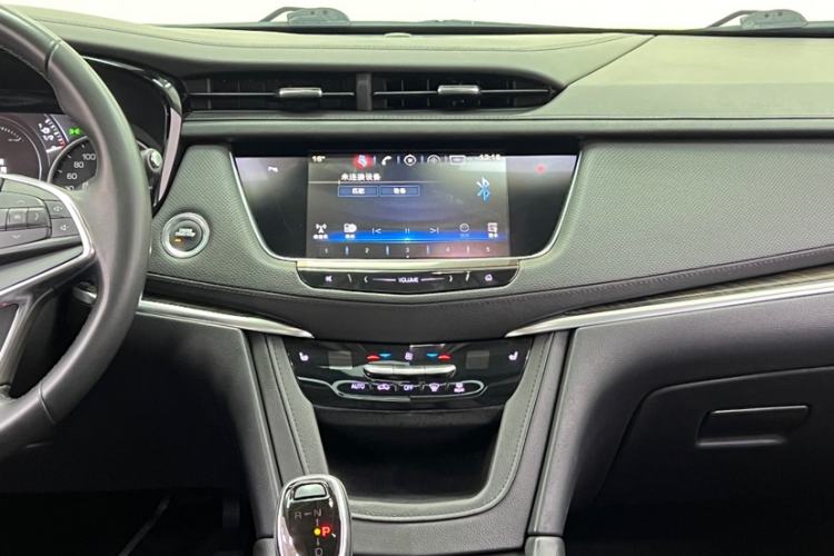 Used Cadillac XT5 2018 28T Four-Wheel Drive Luxury Model Interior 4