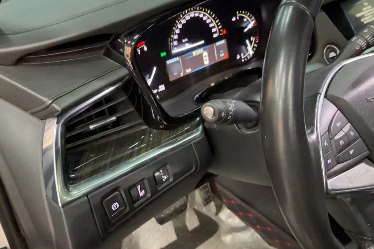 Used Cadillac XT5 2018 28E Four-Wheel Drive Tech Version Interior 5