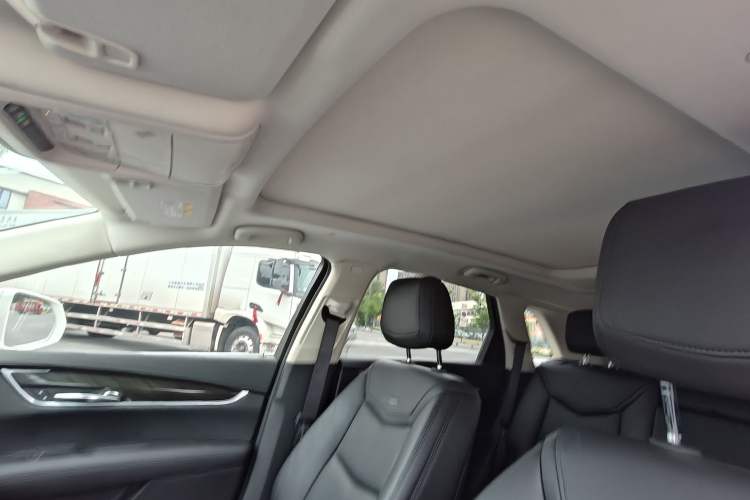 Used Cadillac XT5 2018 28T Four-Wheel Drive Luxury Model Interior 5