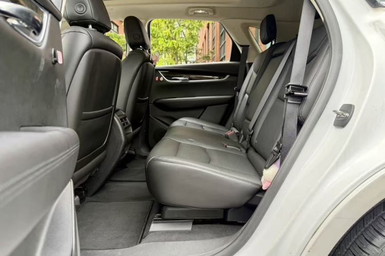 Used Cadillac XT5 2018 25T Luxury Model Interior 6