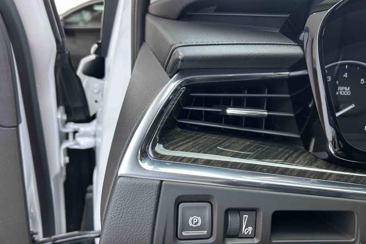 Used Cadillac XT5 2018 28T Four-Wheel Drive Luxury Model Interior 6