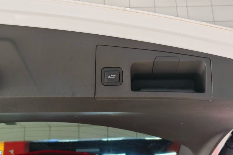 Used Cadillac XT5 2018 28T Four-Wheel Drive Luxury Model Interior 7